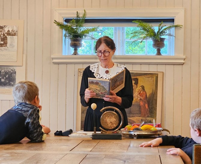 Frk Vigerstøl leser 2