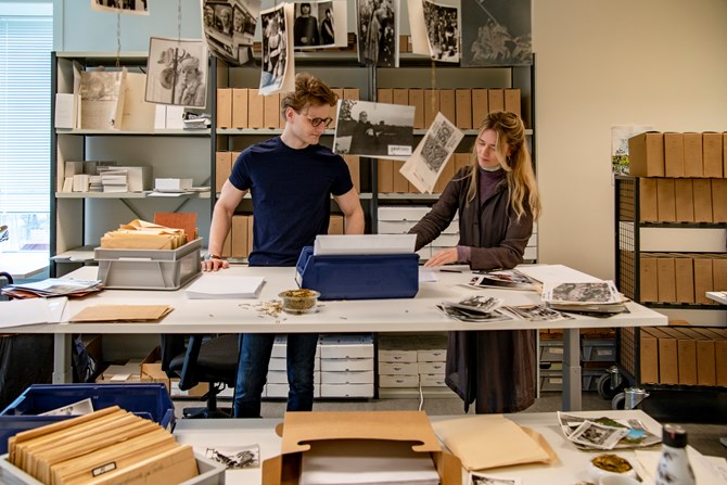 Pressefotoprosjektet Martin Og Benedikte Paa Arbeidsrommet