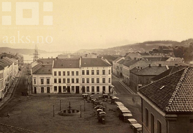 Torvet i Arendal i 1879