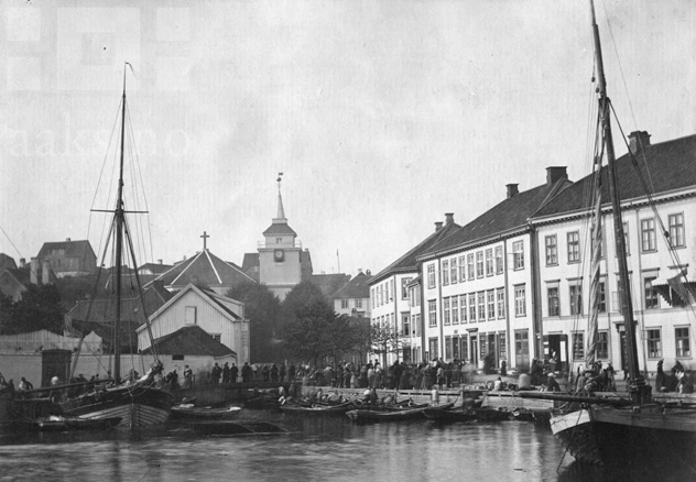 Kirkegaten i Arendal rundt 1868